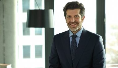 EY'dan geleceği şekillendiren yapay zekâya (AI) 1,4 milyar dolarlık yatırım