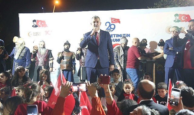 Gölcük'te Cumhuriyet'in 100. Yıl coşkusu muhteşemdi