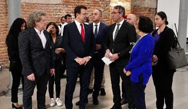 İmamoğlu: Acıların son bulmasında sanat ve sanatçılar önemli rol oynayacak