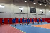 Kaş Ova Spor Salonu'nda spor kursları düzenleniyor
