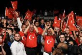 Kemer'de Bayrak Yürüyüşü ve Fener Alayı