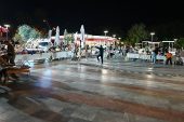 Kemer'de üreten ev hanımları kermesi yapıldı
