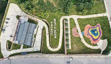 Konak'ta 100 yıl coşkusu sürüyor