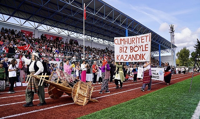 Seferihisar'da 100'üncü yıl çoşkusu