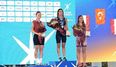 Yenişehir Avrupa Triatlon Kupası'nda milli triatlet Selinay Tuğçe Kır altın madalya kazandı Yenişehir Avrupa Triatlon Kupası'nda milli triatlet Selinay Tuğçe Kır altın madalya kazandı