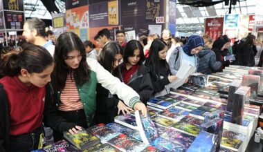 13. Antalya Kitap Fuarı'na  öğrencilerden yoğun ilgi
