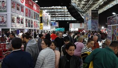 13. Antalya Kitap Fuarı'na yoğun ilgi 