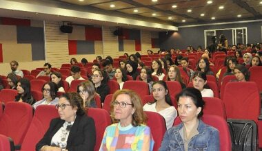 EÜ'de kadının sanat tarihindeki yeri konuşuldu