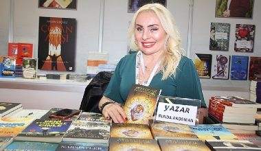 Funda Akosman, TÜYAP'ta okurlarıyla buluştu