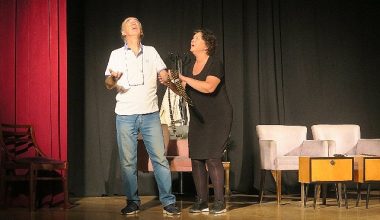 Kara komedi “fay hattı” foça'da sahnelendi