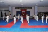 Kemer Belediyesi Karateciler kuşak atladı