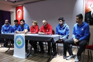 Nilüfer'in hentbolcuları ve öğrencilerden keyifli sohbet