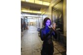 Samsung, Galaxy S23 Ultra ile 'Epik Dünyalar' keşfetmek için oyuncu Emma Myers ve Team Galaxy ile iş birliği yaptı