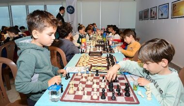 Satranç'ta ilk hamle Başkan Selvitopu'ndan