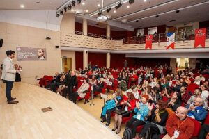 9. İzmir Çocuk ve Gençlik Edebiyatı Günleri başladı Soyer: “Cesaretiniz arttıkça özgürleşirsiniz"