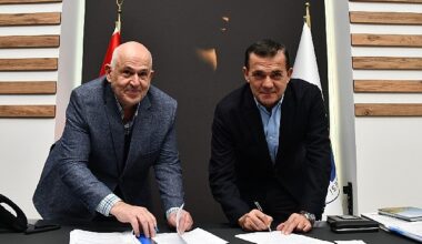 Başkan Abdullah Özyiğit, Yenişehir Büyük Kent Kütüphanesi için imzayı attı