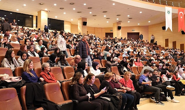 Büyükşehir'den KOÜ'lü gençlere anlamlı film gösterisi