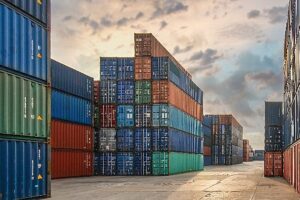 Ege Bölgesi'nin 10 aylık dış ticaret fazlası 8 milyar doları aştı