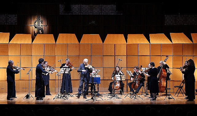 Giuliano Carmignola ve Concert Köln İş Sanat'ta Barok Rüzgarı Estirdi