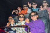 İzmir'de çocuklar 12D sinema keyfi yaşıyor