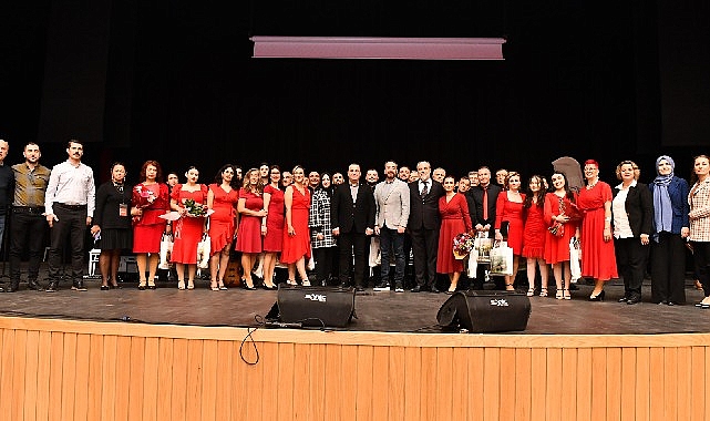 Mustafakemalpaşa'lı kursiyerlerden sanat şöleni