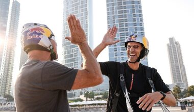 Ünlü Ekstrem Sporcu Brian Grubb, Dubai'de WakeBASE Atlayışı ile Dünya Rekoru Kırdı