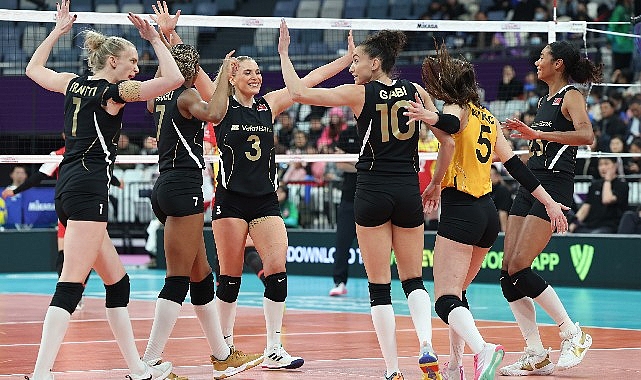 VakıfBank, Kulüpler Dünya Şampiyonası'nda üst üste 3. kez finalde!