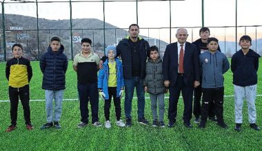 Yahyalı'da Halı Saha yapımları devam ediyor