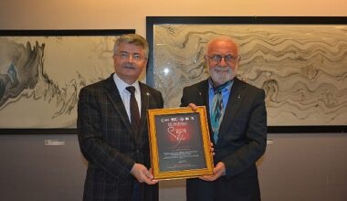 “Yaşayan İnsan Hazinesi" Hikmet Barutçugil'in eserleri AKM'de sergilendi