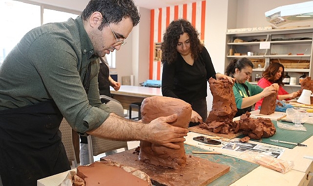 Yetenekler, güzel sanatlar akademisi'nin sanat eğitimleriyle geleceğe hazırlanıyor