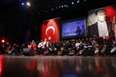 AKM'de türkü dolu gece