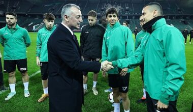 Büyükakın'dan kritik maç öncesi Kocaelispor'a moral ziyareti