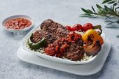Emirates, 300 yemek tarifinden oluşan vegan mutfağına olan talebin %40 arttığını duyurdu