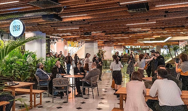 Grand Pera Tastehub'ta Latin Gecesi