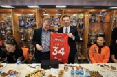 İmamoğlu, '2036 İstanbul Olimpiyatı'na Destek' turlarını Eczacıbaşı ile devam ettirdi