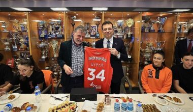 İmamoğlu, '2036 İstanbul Olimpiyatı'na Destek' turlarını Eczacıbaşı ile devam ettirdi
