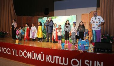 Tiyatro etkinliğine çocuklardan büyük ilgi