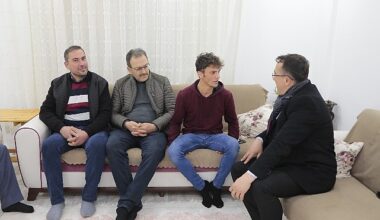 Ak Parti Belediye Başkan Adayı Savran'dan ev ziyaretleri
