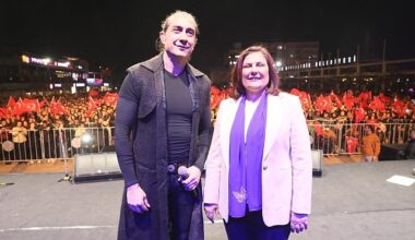 Aydın Büyükşehir Belediyesi'nin Düzenlediği Kıraç Konseriyle Coştu