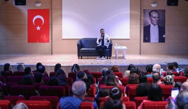 Buca Belediyesi'nden Sevgililer Günü'ne özel gösteri