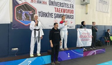 DEÜ'lü Tekvandocu Türkiye şampiyonasından Gümüş madalya ile döndü