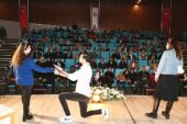 Harran Üniversitesi'nde Artiz Mektebi Tiyatro Oyunu Sahnelendi