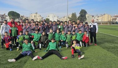 Kuşadası'nda her yıl geleneksel olarak düzenlenen Sömestr Cup'a katılan Narlıdere Belediyespor, turnuvadan 3 kupayla döndü