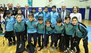Nilüfer Belediyesi amatör sporcuların yanında