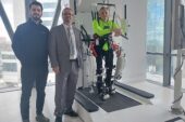 Omurilik Felçli Bosnalı Genç, yürüme umudunu Türkiye'de buldu