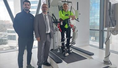 Omurilik Felçli Bosnalı Genç, yürüme umudunu Türkiye'de buldu