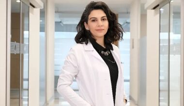 Sağlıklı bir gülüş için diş eti estetiği… Diş eti simetrisi ve doğal renk için “Pembe Estetik"!