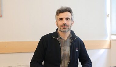 Sanal ortam Türkçe'nin yozlaşmasına neden oldu! Gençlerin 'tmm', 'nbr', 'tşk' ve emojilerle yazışması giderek artıyor! Sanal ortam Türkçe'nin yozlaşmasına neden oldu! Gençlerin 'tmm', 'nbr', 'tşk' ve emojilerle yazışması giderek artıyor!