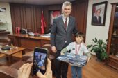 Satrançta Gölcük'ün gururu Başkan Sezer'e konuk oldu