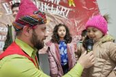 Gölcük Belediyesi her yıl geleneksel hale getirdiği Ramazan akşamları etkinliklerini, bu yıl da hem şehir merkezinde hem de köylerde çocuklarla buluşturmaya devam ediyor